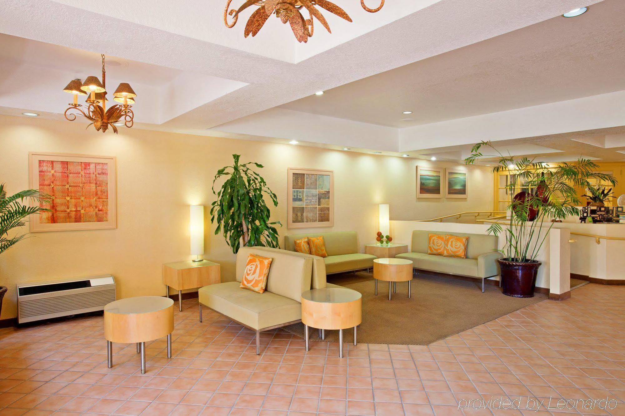 La Quinta By Wyndham Orange County Airport 3*