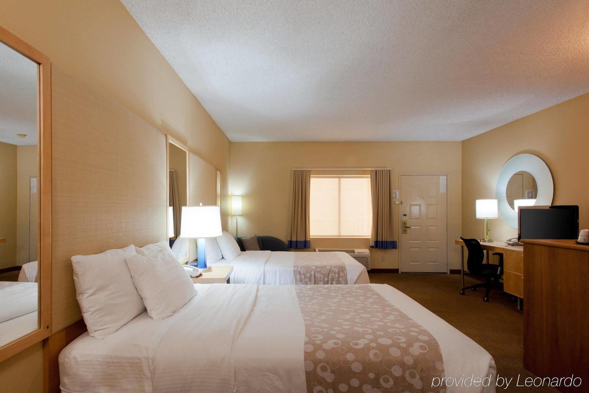 La Quinta By Wyndham Orange County Airport