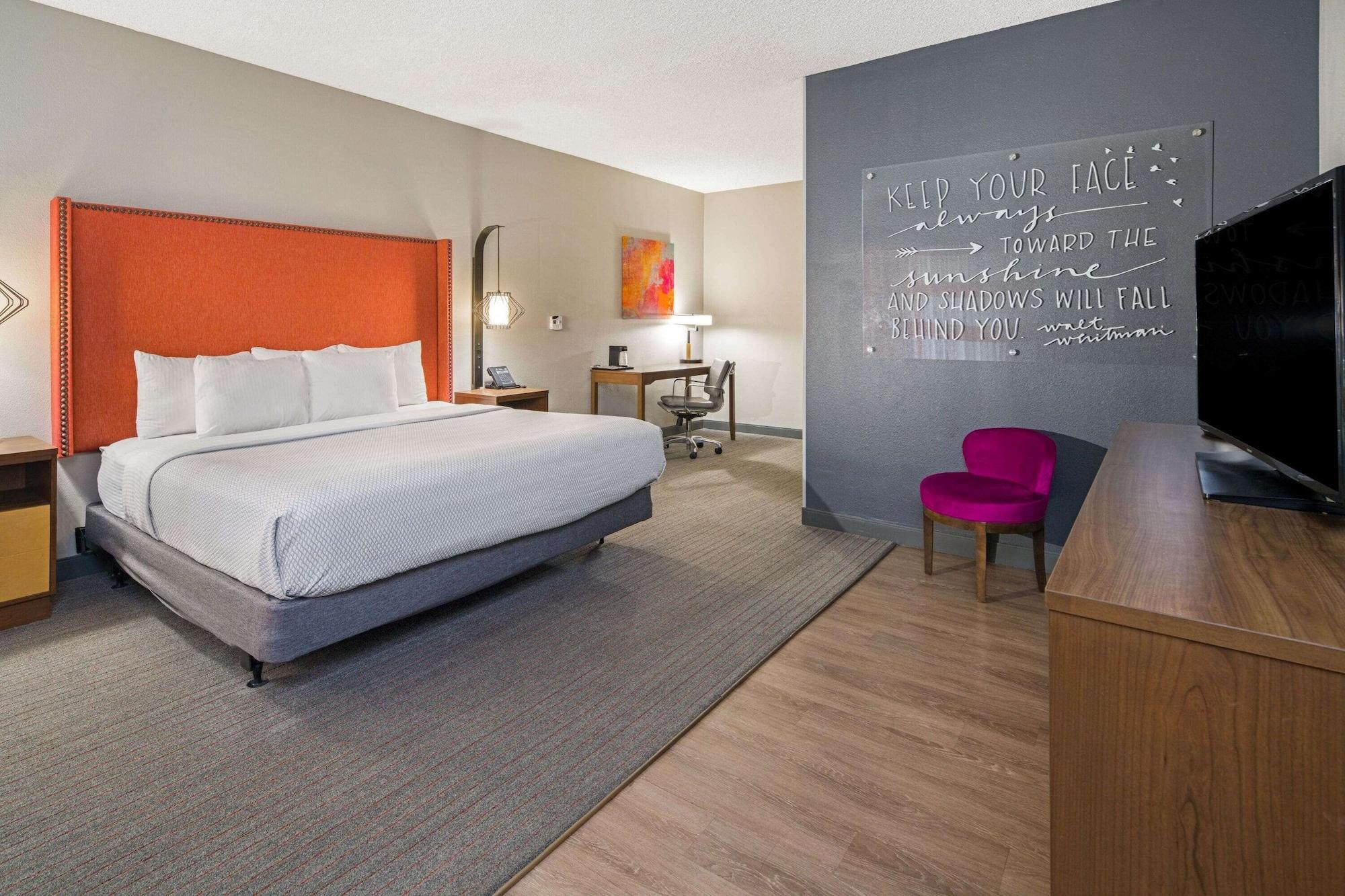 Hotel La Quinta By Wyndham Orange County Airport