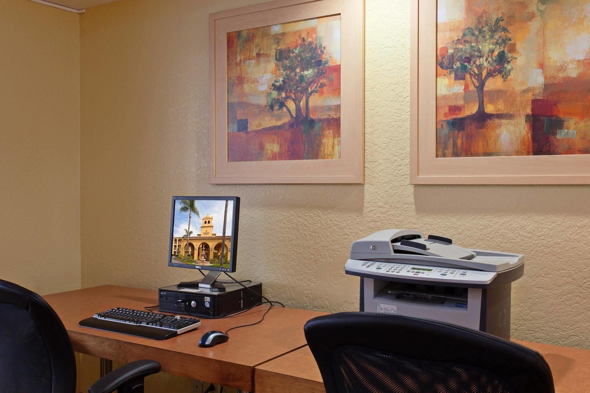 Hotel La Quinta By Wyndham Orange County Airport
