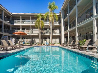 La Quinta By Wyndham Orange County Airport Hotel 3*